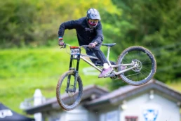 Downhill mountainbiker in bikepark Albstadt